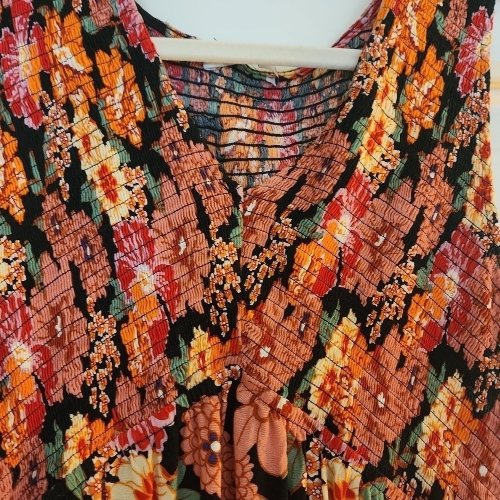 Staccato romantic floral Tank Size Large - Picture 6 of 6